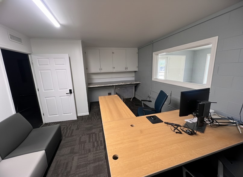 More Photos Of 1389 Richmond Rd, Charlottesville Auto Dealership For Lease