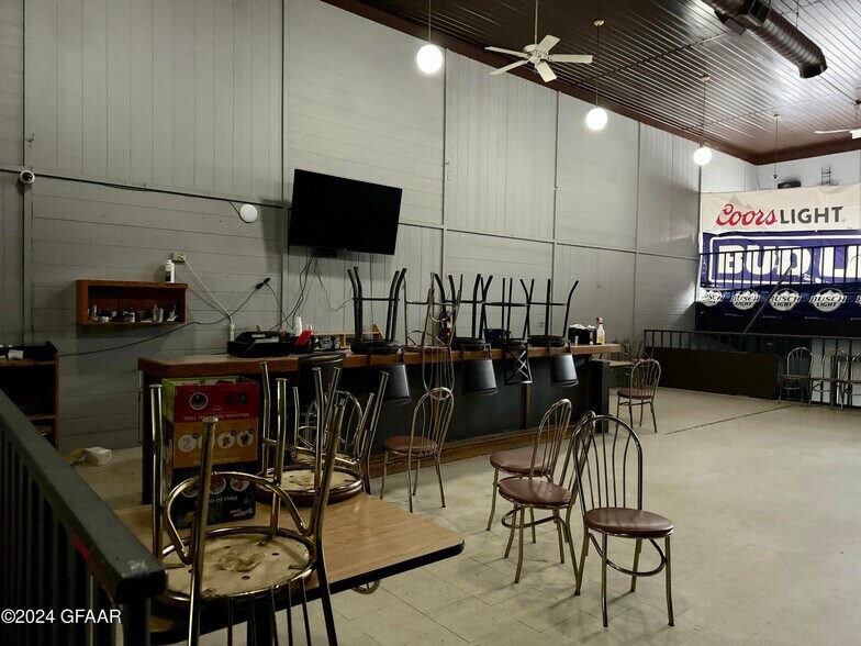 More Photos Of 318 4th St NE, Devils Lake Bar For Sale