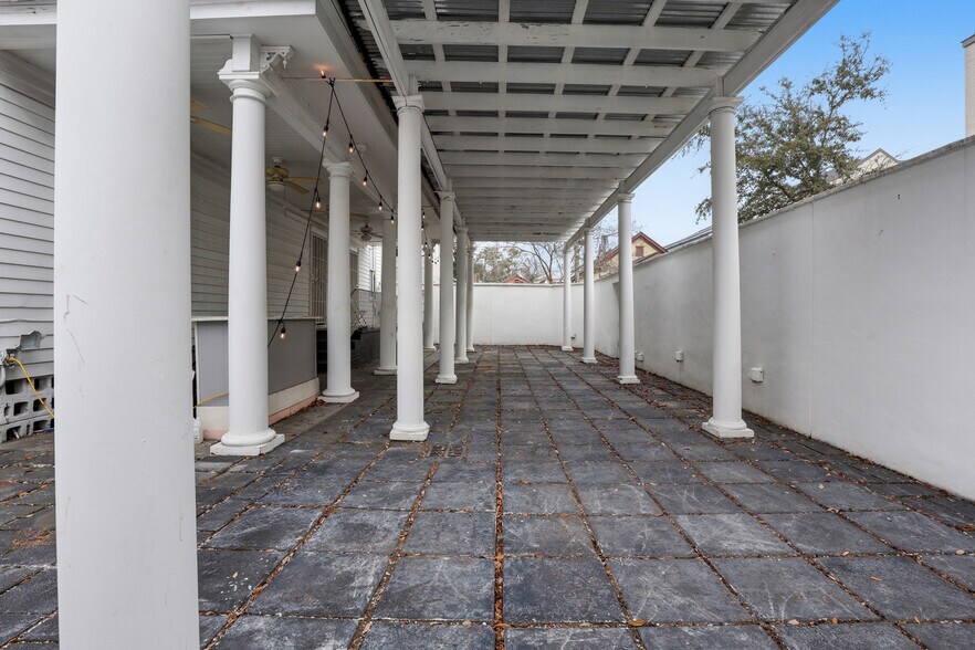 More Photos Of 422 W 43rd St, Savannah Storefront Retail Office For Lease