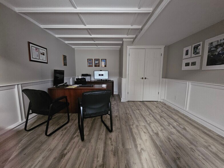 More Photos Of 504 S 4th St, Ste Genevieve Medical For Sale