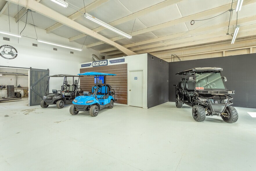 More Photos Of 631 W Us-98, Apalachicola General Retail For Sale