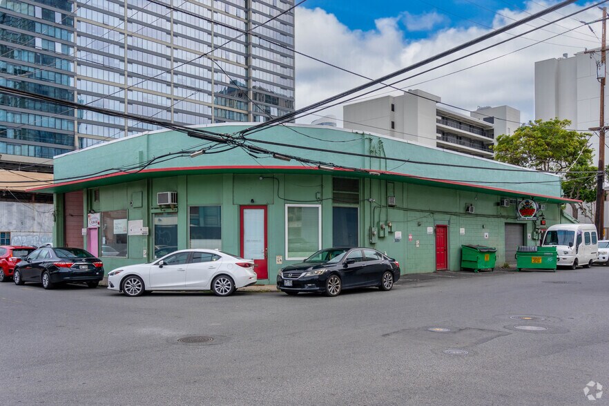 Primary Photo Of 525 Cummins St, Honolulu Storefront For Lease