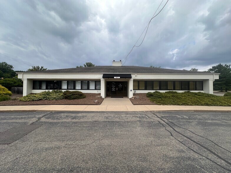 More Photos Of 1621 44th St SW, Grand Rapids Medical For Sale