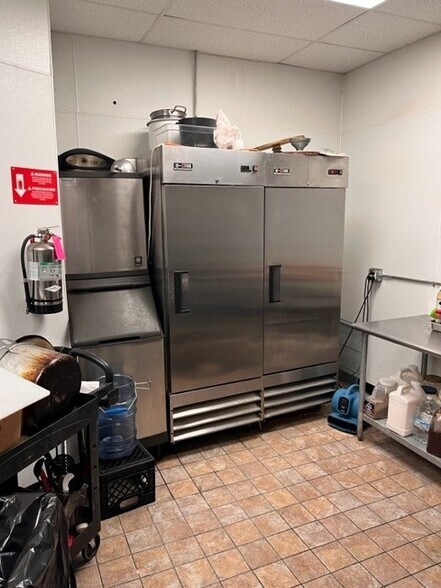 More Photos Of 2222 Saint Clair Ave, Cleveland Restaurant For Sale