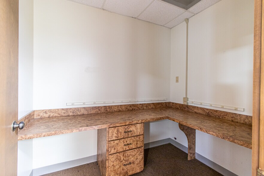 More Photos Of 398 Hart Street, Monroe Medical For Lease