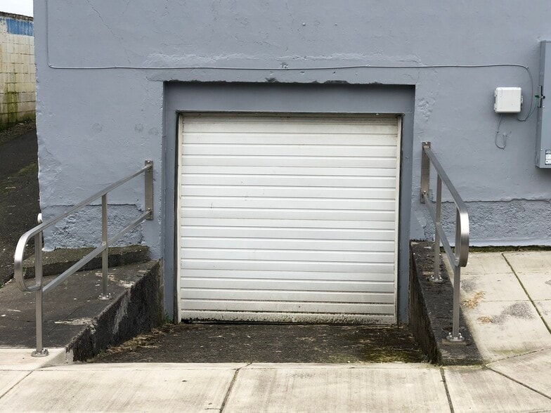 More Photos Of 1902 1st St, Tillamook Storefront Retail Residential For Lease