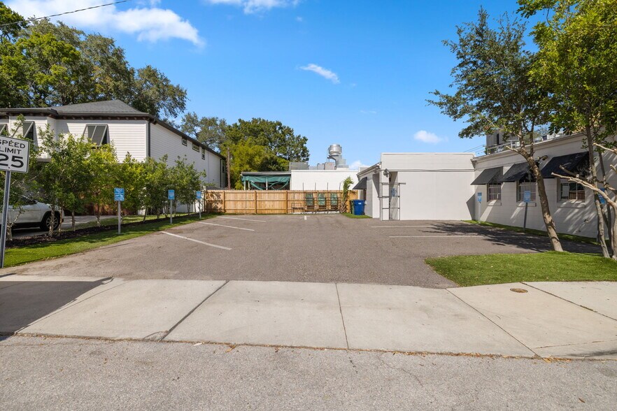 More Photos Of 815 S Howard Ave, Tampa Medical For Sale