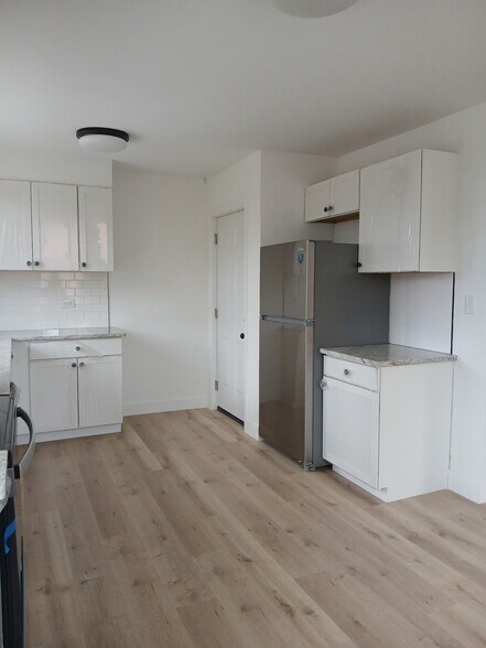 More Photos Of 1026 Greenslake Rd, East Ridge Apartments For Sale