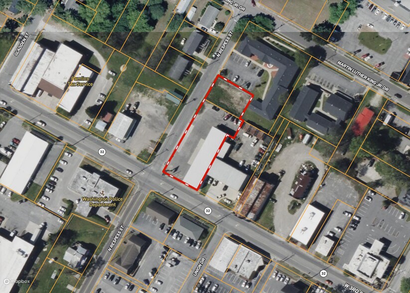 More Photos Of 140 W 3rd St, Washington Service For Lease