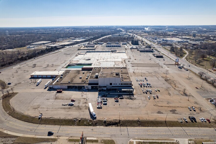 More Photos Of 3500 SW Topeka Blvd, Topeka Land For Sale