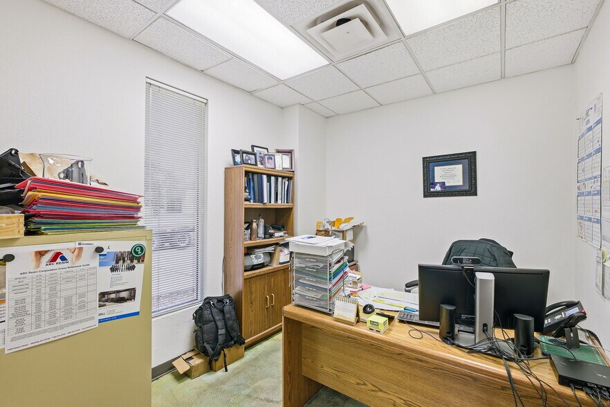 More Photos Of 315 N Park Dr, San Antonio Warehouse For Sale