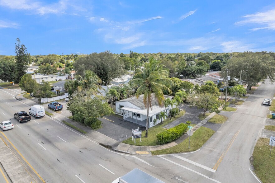 More Photos Of 5820 Sheridan St, Hollywood Office For Sale