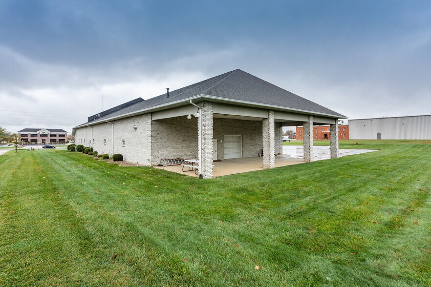More Photos Of 1186 S State Route 157, Edwardsville Loft Creative Space For Sale