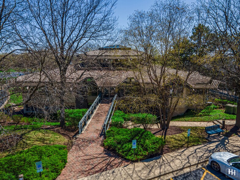 More Photos Of 970 McHenry Ave, Crystal Lake Medical For Sale