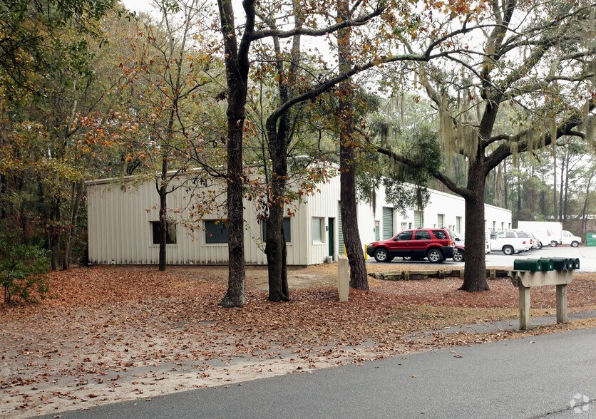 Primary Photo Of 148 Island Dr, Hilton Head Warehouse For Lease