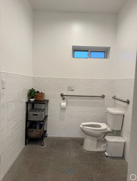 More Photos Of 4733 Little Neck Pky, Little Neck Specialty For Sale