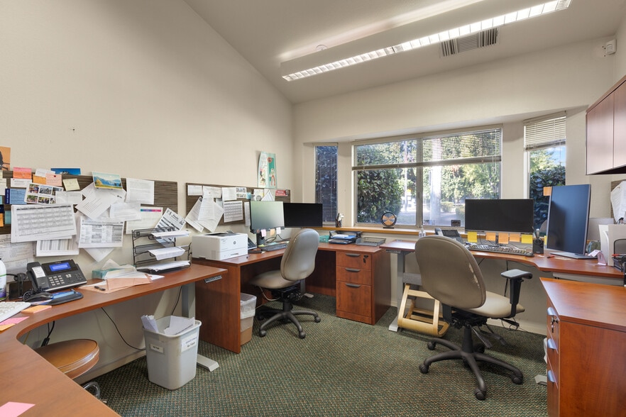 More Photos Of 1665 Esplanade Rd, Chico Medical For Lease