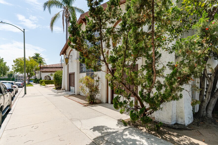 More Photos Of 333 E Colorado St, Glendale Unknown For Lease