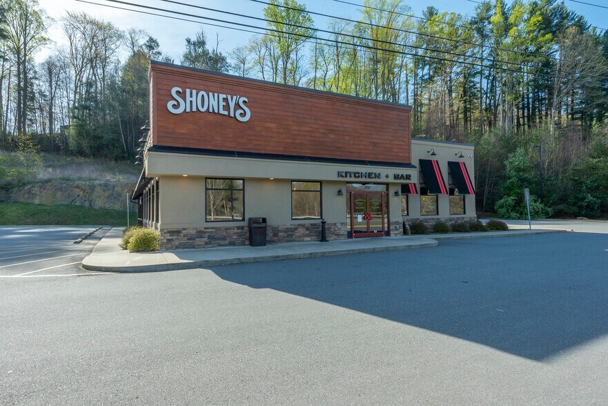 More Photos Of 3334 Asheville Rd, Waynesville Freestanding For Sale