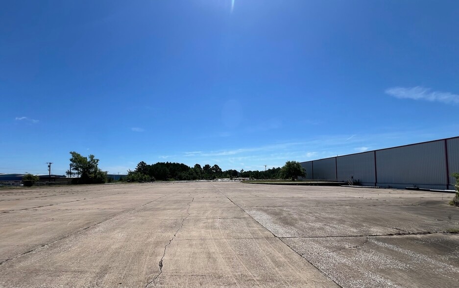 More Photos Of 2300 US-259 BUS, Kilgore Warehouse For Lease