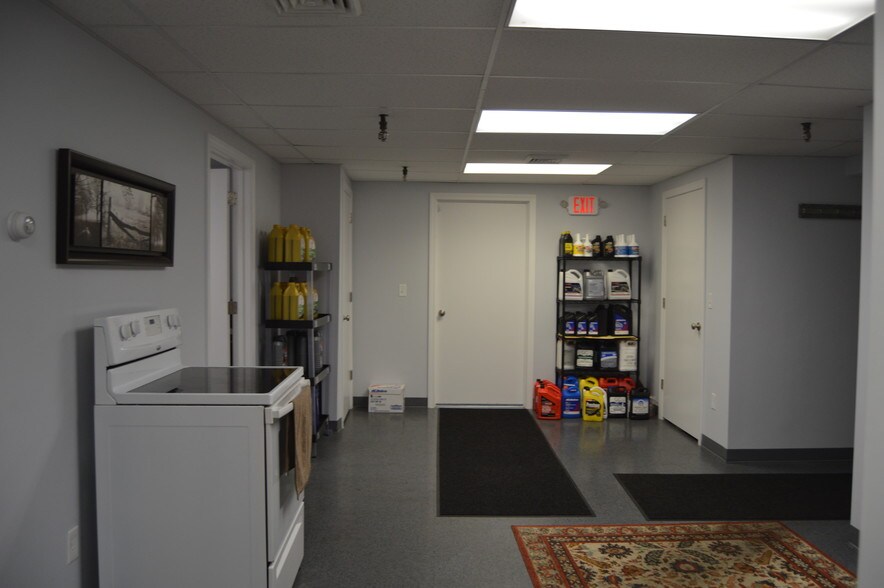 More Photos Of 60 Pine St, Methuen Light Manufacturing For Lease