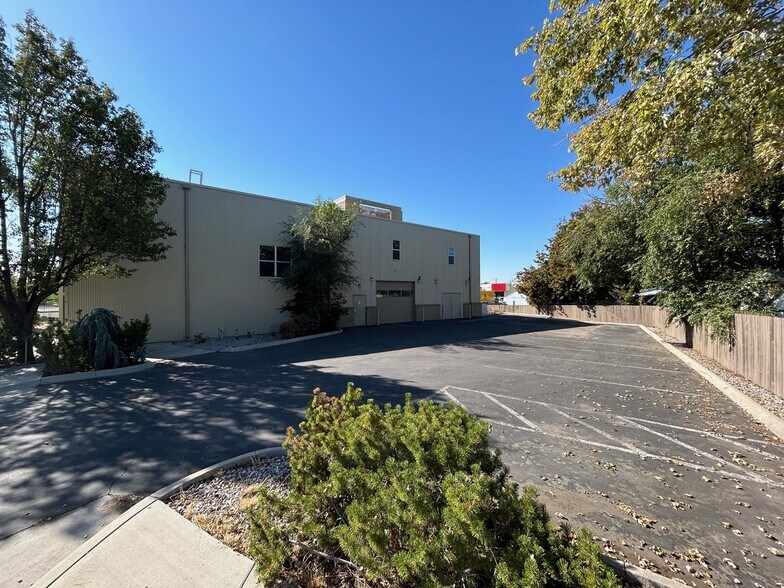 More Photos Of 650 E Fairview Ave, Meridian Storefront Retail Office For Sale