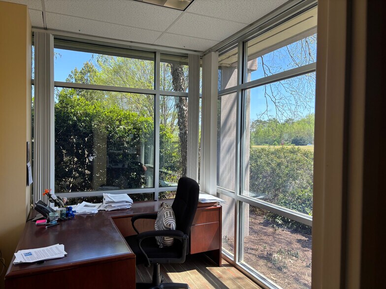 More Photos Of 8580 Magellan Pky, Richmond Office For Sale