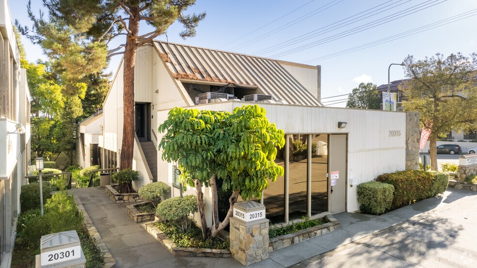 More Photos Of 20301 Ventura Blvd, Woodland Hills Unknown For Lease