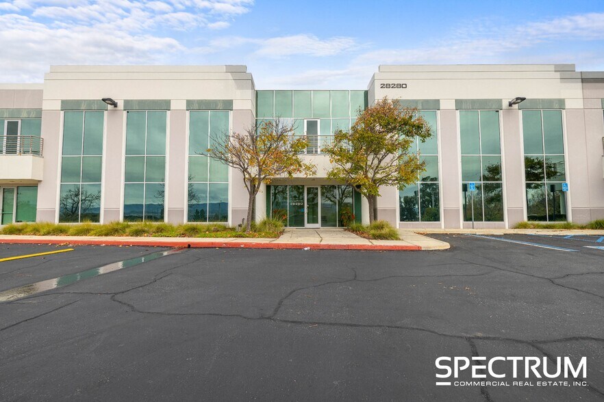 More Photos Of 28280-28288 Alta Vista Ave, Valencia Distribution For Lease