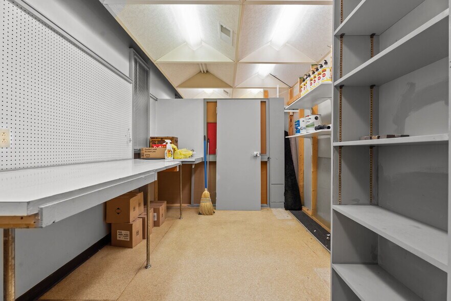 More Photos Of 401 N James St, Goldsboro Medical For Sale