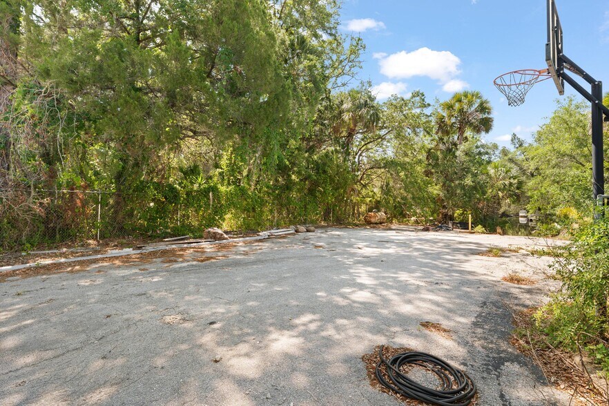 More Photos Of 6024 Cortez Blvd, Weeki Wachee General Retail For Sale