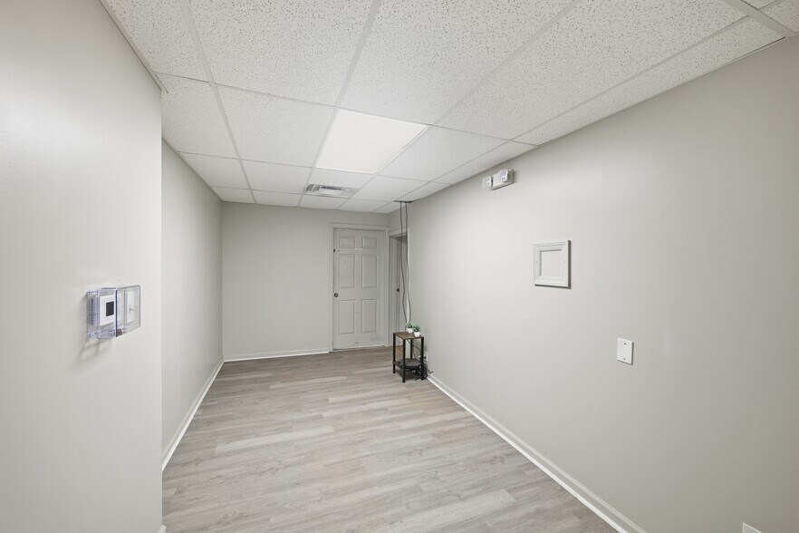 More Photos Of 400 Railroad St, Pittsburgh Warehouse For Lease