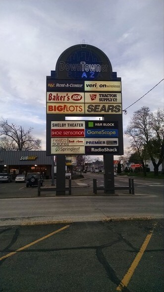 More Photos Of 300-499 Downtowner Plz, Coshocton General Retail For Sale
