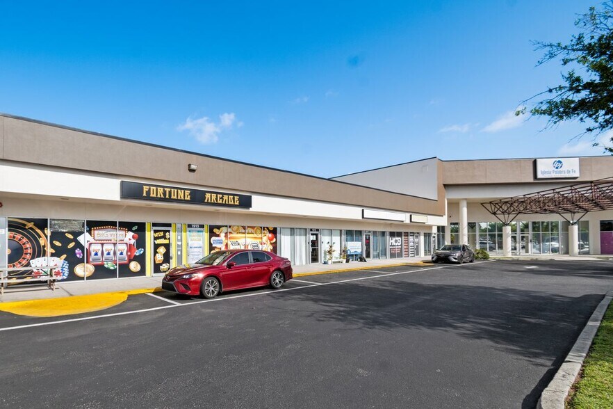 More Photos Of 1903 Northgate Blvd, Sarasota Office For Lease