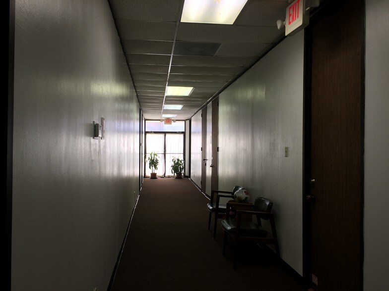 More Photos Of 5855 Sovereign Dr, Houston Office For Lease