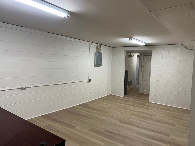 More Photos Of 3439 Myer Lee Dr, Winston-Salem Freestanding For Lease