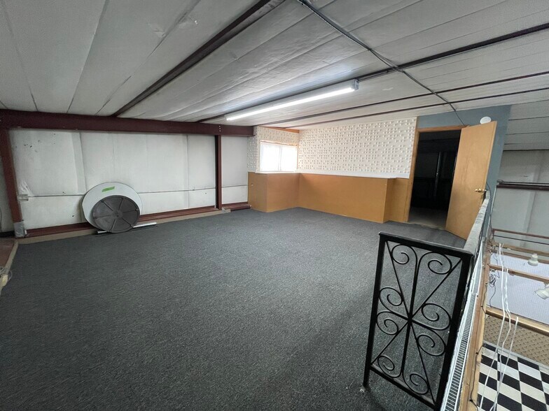 More Photos Of 3310-3320 S Knox Ct, Englewood Research And Development For Lease