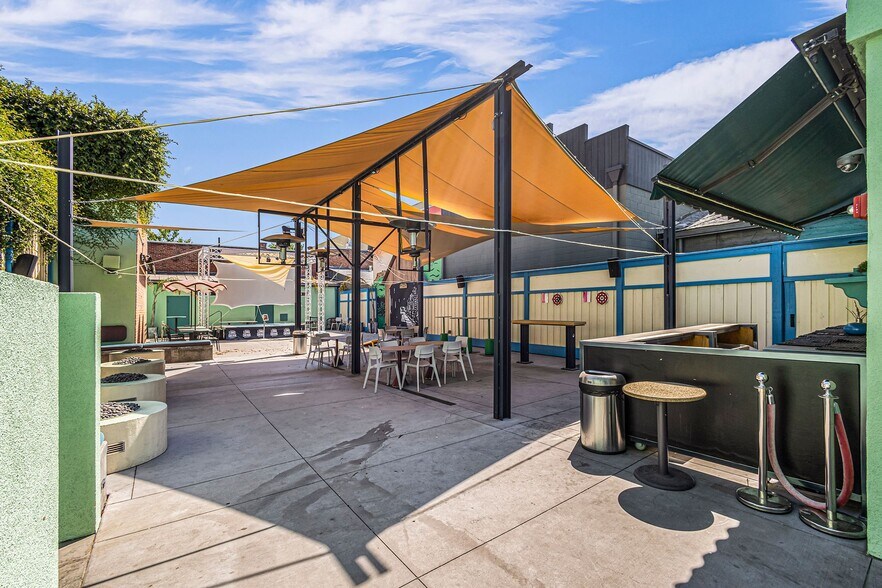 More Photos Of 229 Broadway St, Chico Bar For Lease