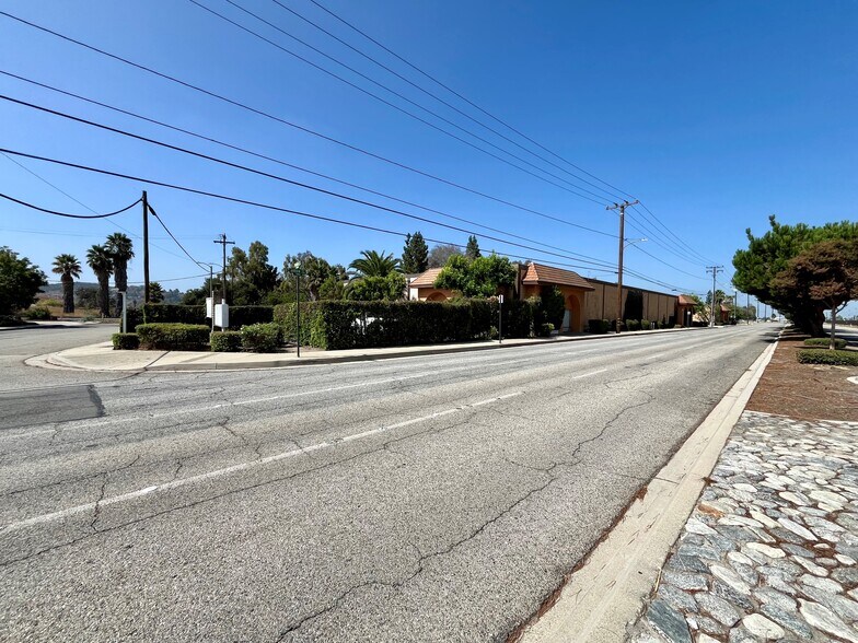 Primary Photo Of 1324-1330 Arrow Hwy, La Verne Warehouse For Lease