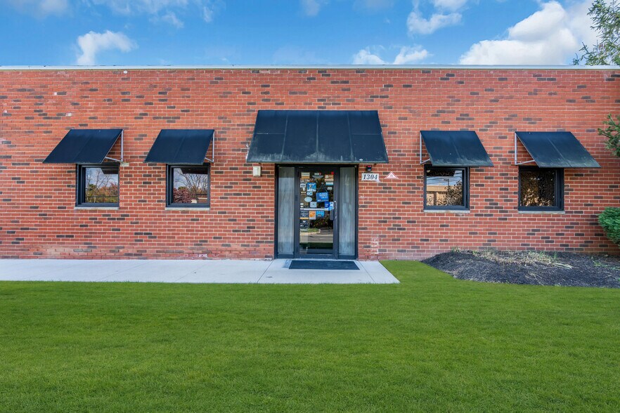 More Photos Of 1304 Roller Rd, Ocean Warehouse For Sale