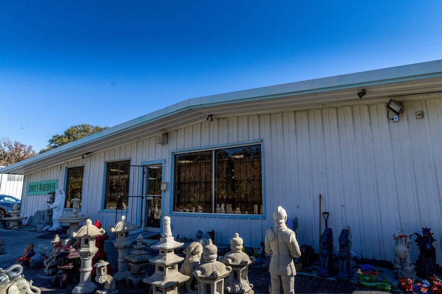 More Photos Of 1300 Ponce De Leon Blvd, Brooksville Warehouse For Sale