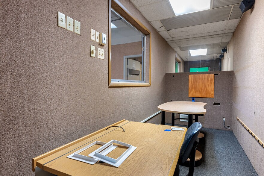 More Photos Of 6 S Smithville Rd, Dayton Office For Sale