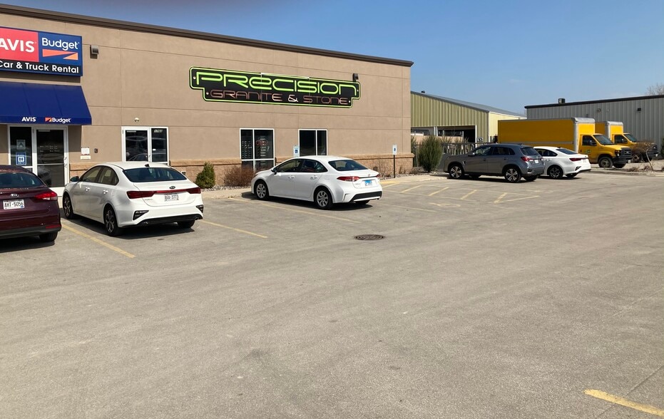 More Photos Of 1752 Velp Ave, Howard General Retail For Lease