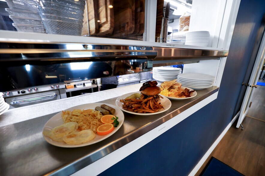 More Photos Of 802 S Shore Diamond Lake Rd, Newport Restaurant For Sale