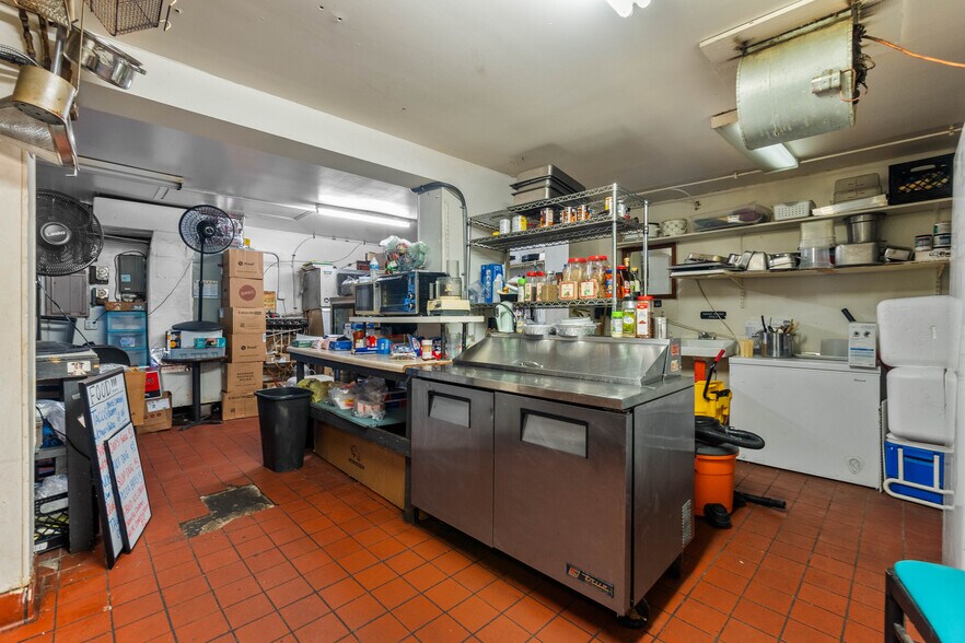 More Photos Of 10 Anastasia Blvd, Saint Augustine Bar For Lease