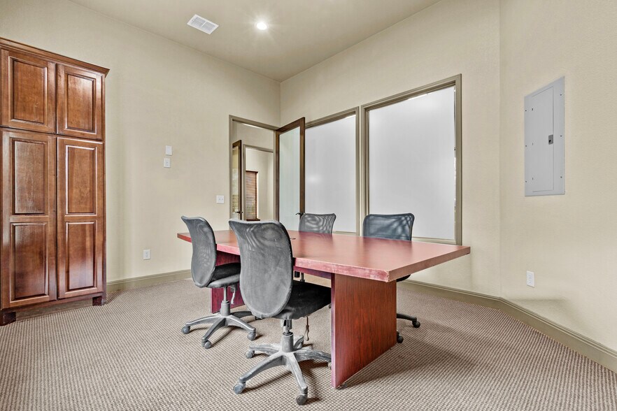 More Photos Of 1920 Corporate Dr, San Marcos Loft Creative Space For Lease