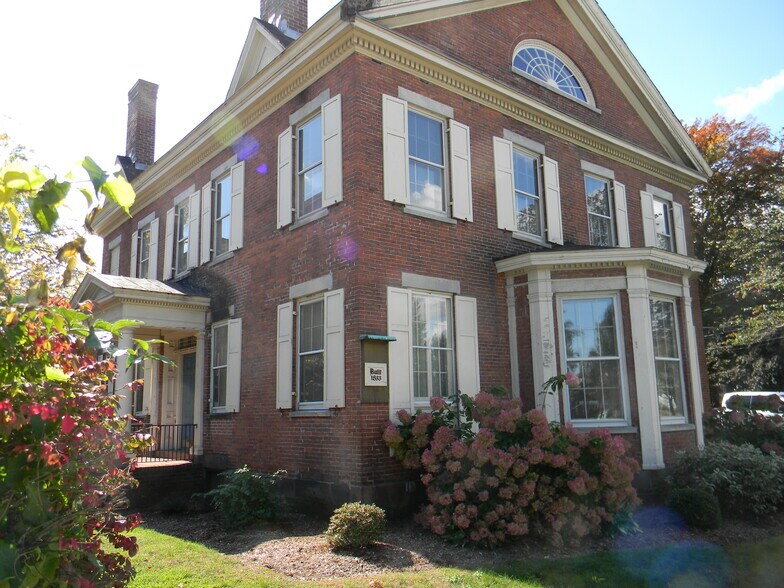More Photos Of 30 Court St, Westfield Office For Lease