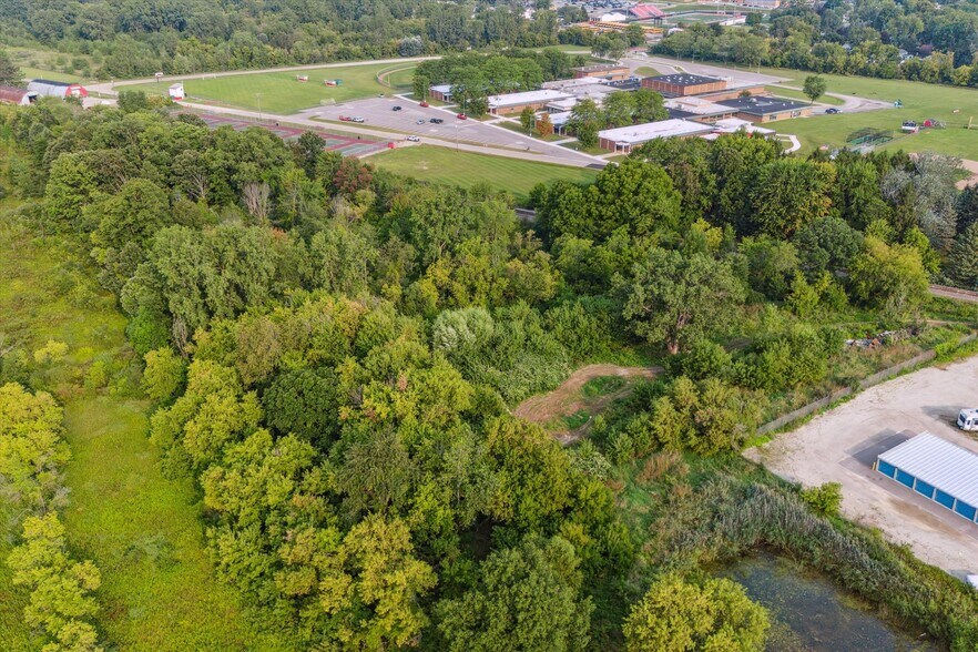 More Photos Of 5232 Morrish Rd, Swartz Creek Office For Sale