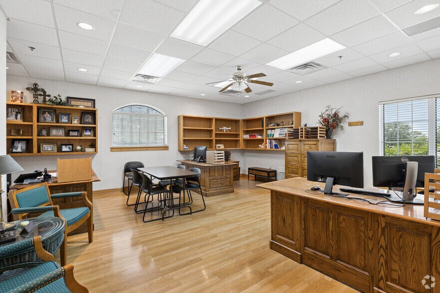 More Photos Of 4920 SW Lee Blvd, Lawton Medical For Lease