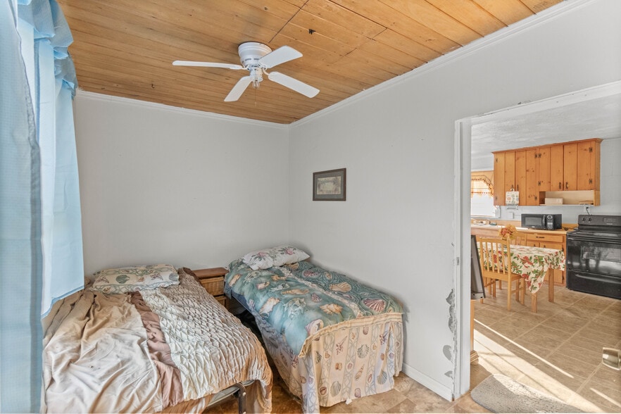 More Photos Of 6808 Lake Griffin Rd, Lady Lake Hotel For Sale